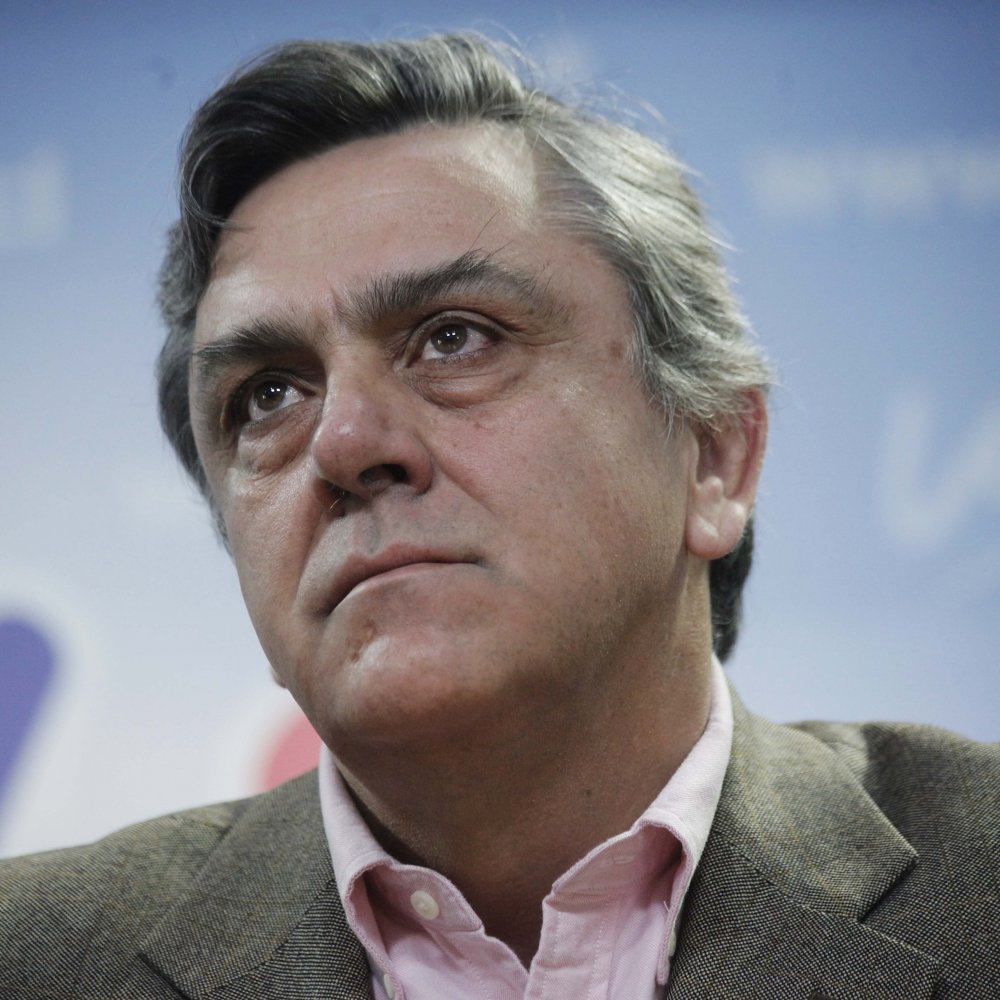 Senador RN: Por su propio prestigio y el de su sector, Longueira debe dar explicaciones