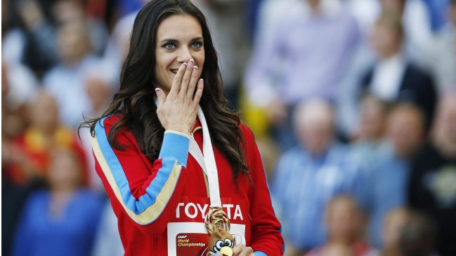 Yelena Isinbayeva se lesionó y no competirá la temporada bajo techo