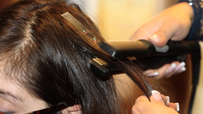 Alcalde de Trehuaco defendió peluquería gratuita para aumentar la natalidad