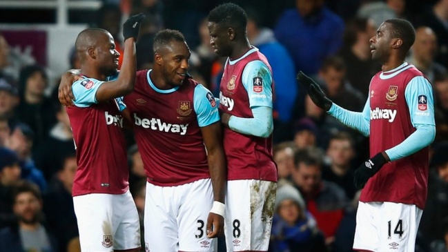 West Ham aprovechó el último suspiro para avanzar en la Copa FA a costa de Liverpool