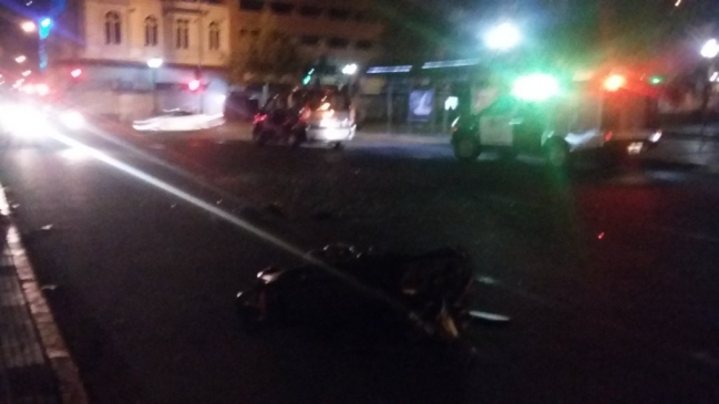 Motociclista resultó herido en accidente de tránsito en el centro de Santiago