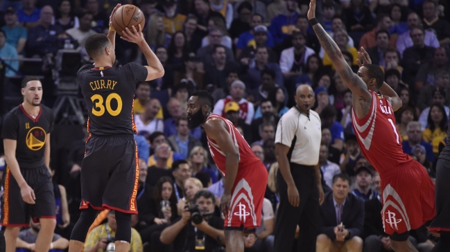 Golden State llegó a 42 victorias seguidas como local