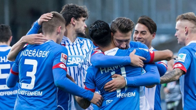 Técnico de Eduardo Vargas en Hoffenheim renunció por razones de salud