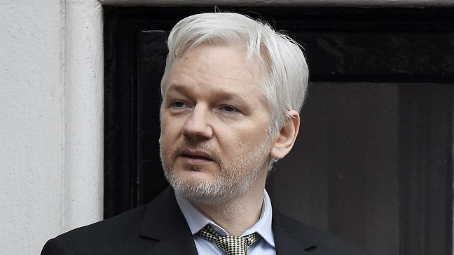 Assange arremetió contra David Cameron: Lo acusó de 