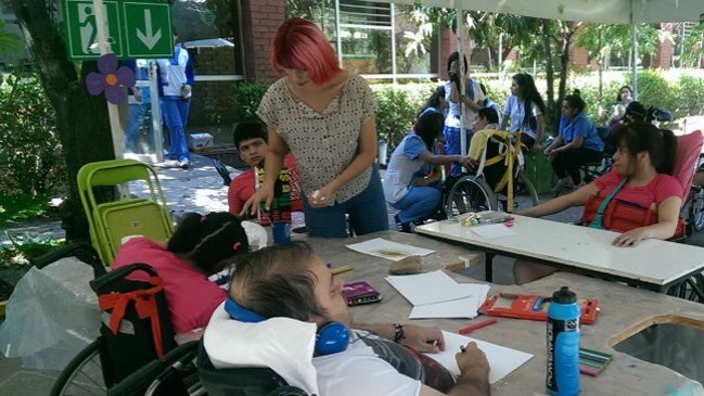 Coanil realiza talleres artísticos para jóvenes con capacidades diferentes