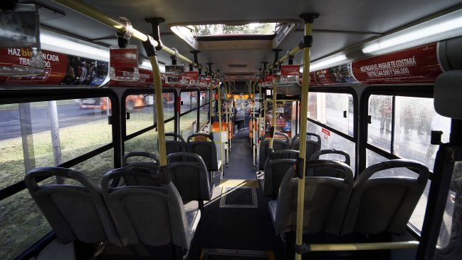 Gobierno estudia beneficios para adultos mayores en Transantiago