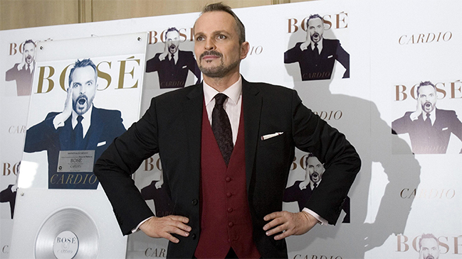 Miguel Bosé almorzará con el presidente de Ecuador y con dos fanáticos