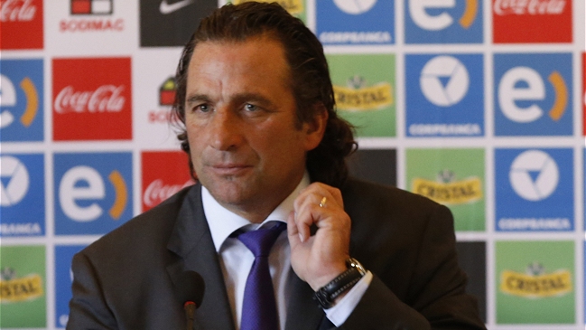 Juan Antonio Pizzi inició su gira a Europa para reunirse con seleccionados