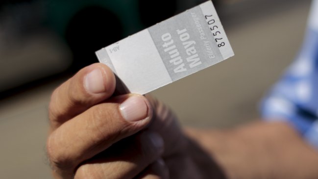 Gobierno: Alza en tarifa del Metro financiará beneficio a adultos mayores