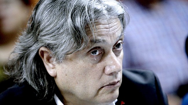 Senador Navarro acumula más de 60 demandas por deudas impagas