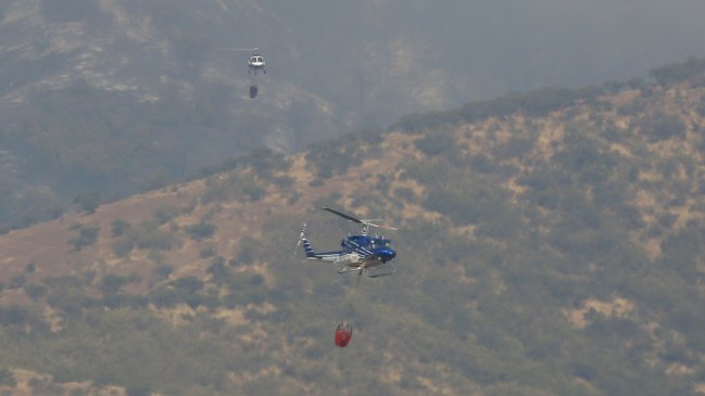 Equipos de emergencia controlaron incendio en Villa Alemana
