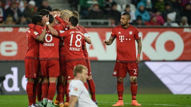 Arturo Vidal actuó en sólida victoria de FC Bayern sobre Augsburgo en el derbi bávaro