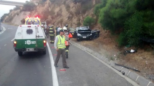 Valparaíso: Una mujer falleció al volcar vehículo en camino La Pólvora