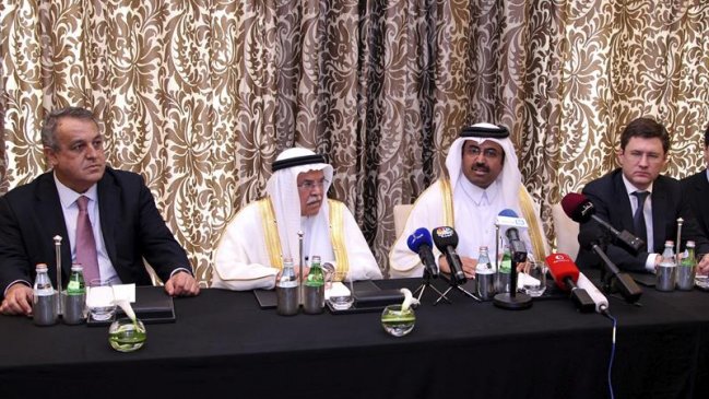 Cuatro países de la OPEP acordaron congelar producción de petróleo