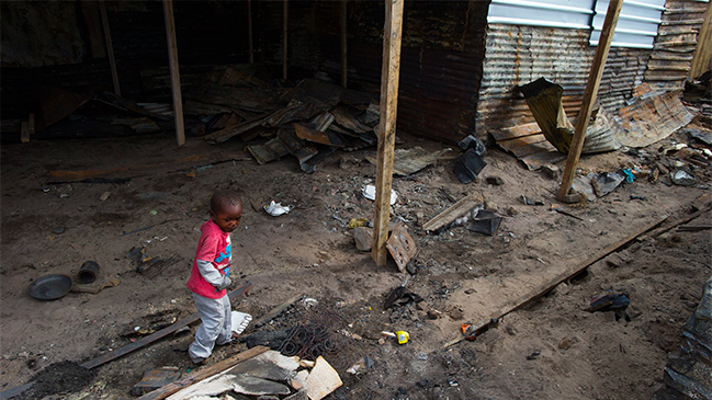 Policía liberó a 18 niños retenidos por una secta en Sudáfrica