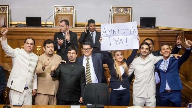 Parlamento venezolano dio primer visto bueno a Ley de Amnistía para políticos