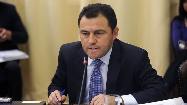 Ministro del Interior anunció la salida de Cristián Riquelme de La Moneda