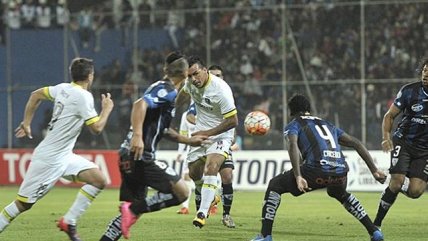 Esteban Paredes marcó un golazo ante Independiente del Valle