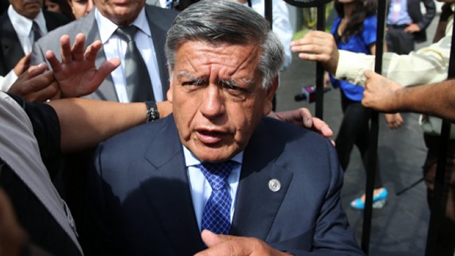 Candidatos enfrentan investigaciones a menos de dos meses de las elecciones en Perú