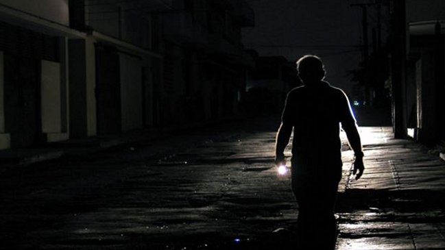  Argentina: Aún hay 70.000 usuarios sin luz  
