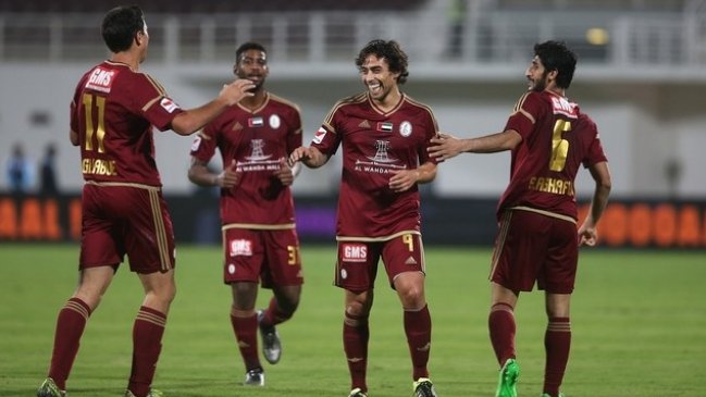 Jorge Valdivia fue expulsado en derrota de Al-Wahda en Emiratos Arabes