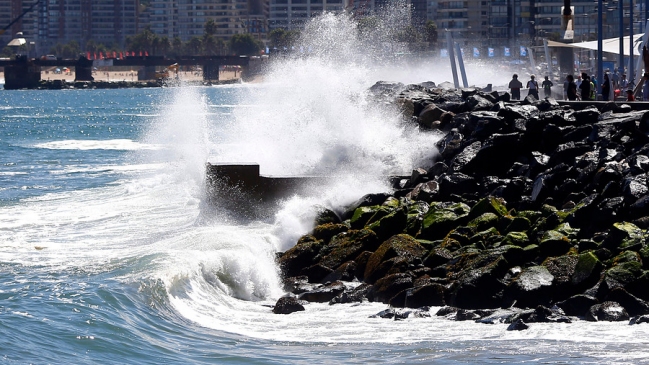 Marejadas cambiarán de dirección y durarán hasta el miércoles en Valparaíso