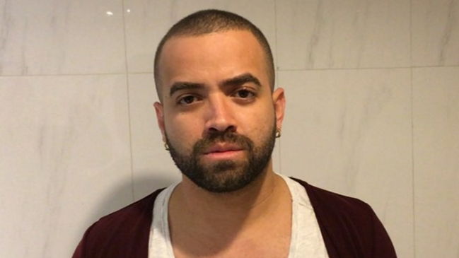 Gobierno venezolano anula pasaporte de cantante por sus críticas públicas