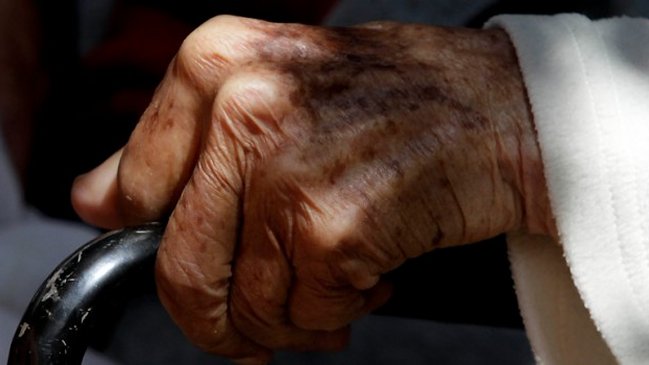 Delincuentes atacaron a anciana de 86 años y robaron especies de su hogar