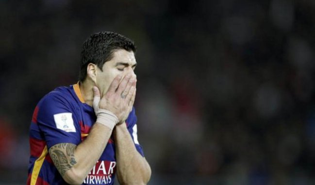 Luis Suárez olvidó su pasaporte antes de viajar a Londres a enfrentar a Arsenal