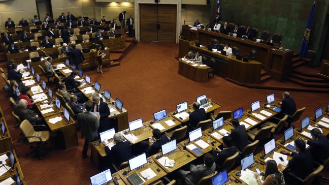 Reforma laboral: Oficialismo aún no logra acuerdo por reemplazo en huelga