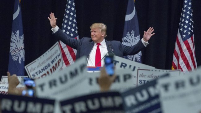 Trump convence a los republicanos hispanos y es favorito en el 