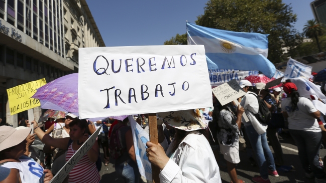 Trabajadores estatales protagonizan primer paro contra Macri en Argentina
