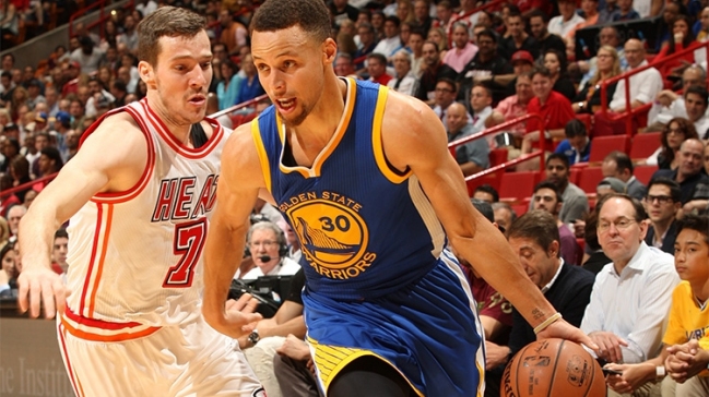 Stephen Curry comandó un nuevo triunfo de Warriors ante Miami
