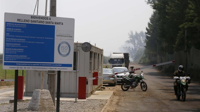 Tribunal Ambiental acogió demanda de vecinos contra relleno Santa Marta