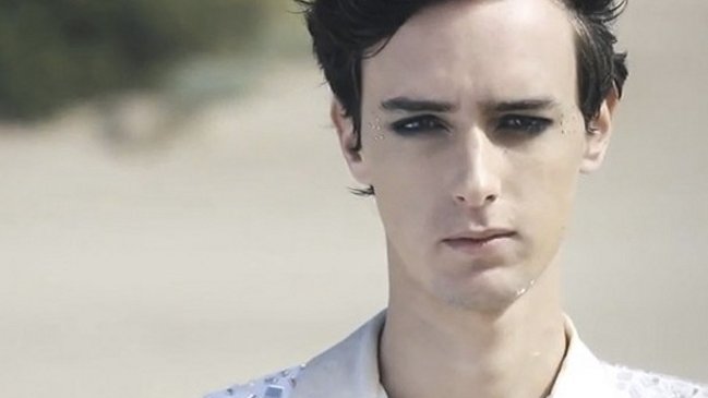 Hijo de Gustavo Cerati se molesta por filtración de temas de su padre