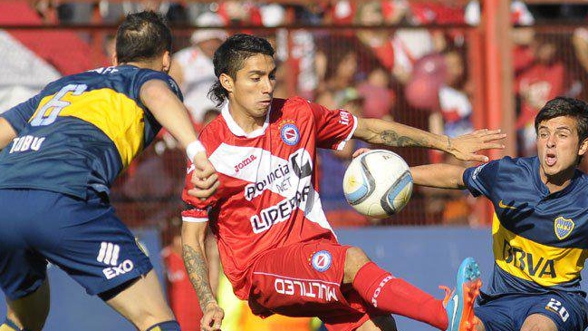 Luciano Cabral jugó en dura caída de Argentinos Juniors ante Estudiantes