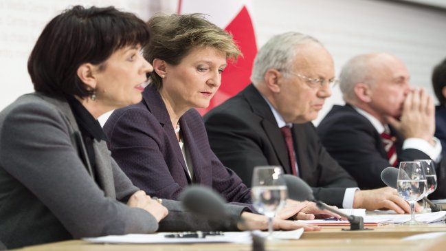 Suizos rechazan endurecer la ley de expulsión de extranjeros criminales