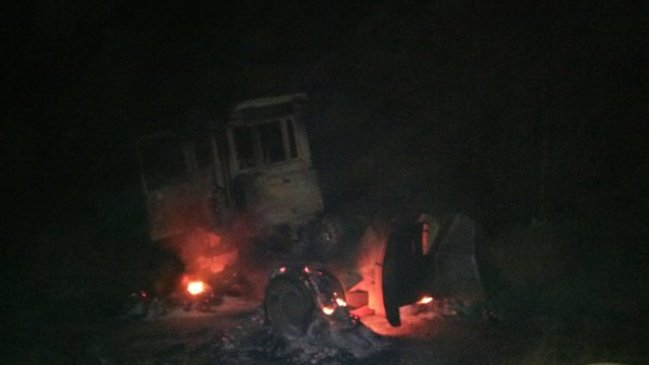 Encapuchados quemaron dos máquinas forestales en Traiguén