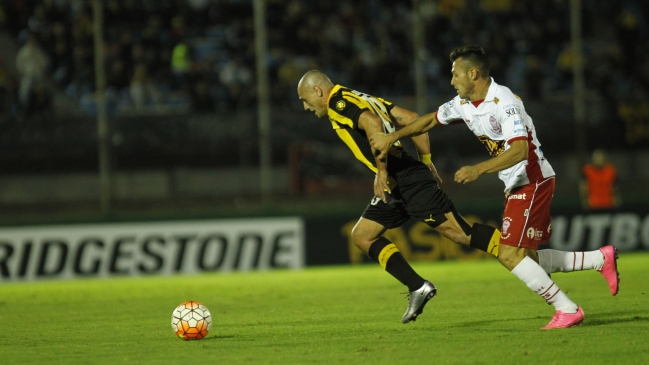 Huracán sorprendió a Peñarol por el Grupo 4 de la Copa Libertadores