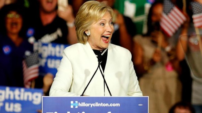 Hillary Clinton criticó campaña divisoria de Trump