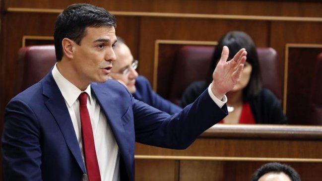 Congreso español rechazó al socialista Pedro Sánchez como jefe del Gobierno