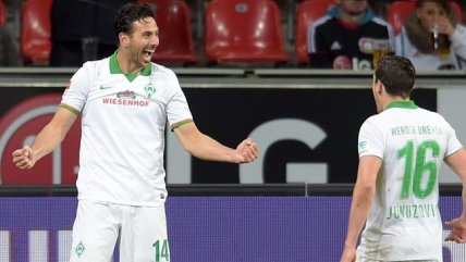 El peruano Claudio Pizarro marcó tres goles en victoria de Werder Bremen