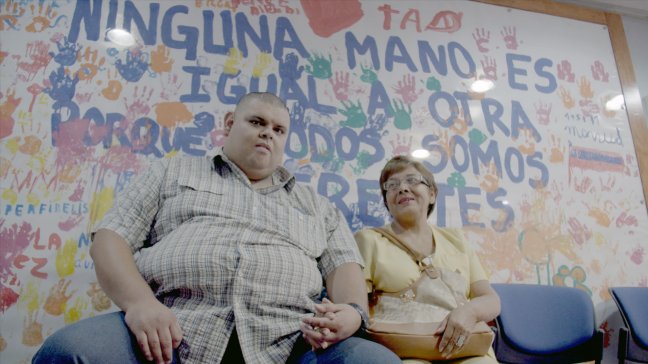 Senadis se hace cargo de youtuber amenazado y humillado en internet