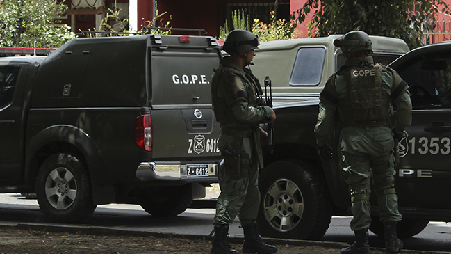 Carabineros y PDI investigan ataque incendiario en Los Sauces