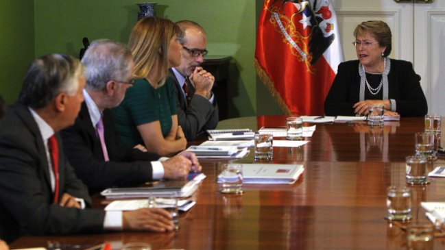 PS y PC advierten que rechazarán indicaciones a reforma laboral