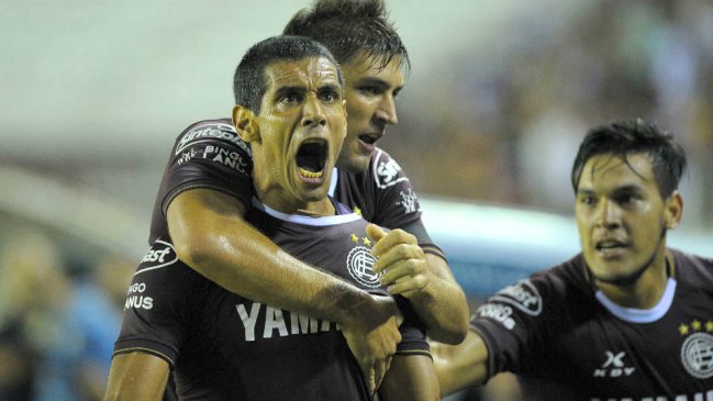 Lanús derrotó a Newell's y sigue en lo más alto de la Zona 2 en el fútbol argentino