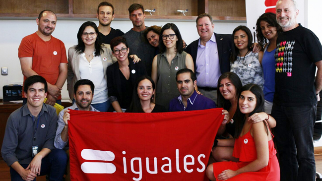 Ricky Martin se despidió pidiendo matrimonio igualitario para Chile