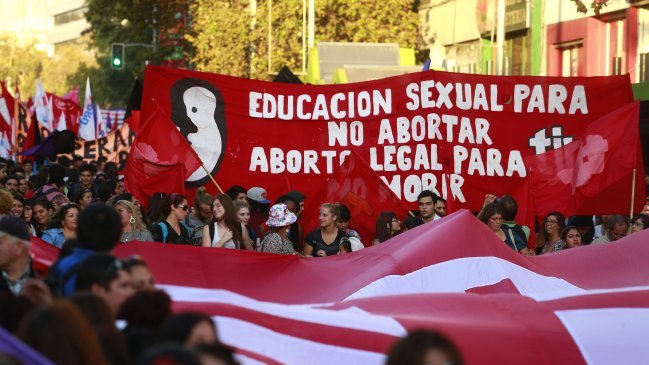 Despenalización aborto: Gobierno acercó posiciones con la DC por causal de violación