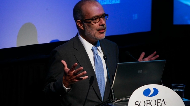 Ministro Valdés encabeza seminario de economía en la Sofofa