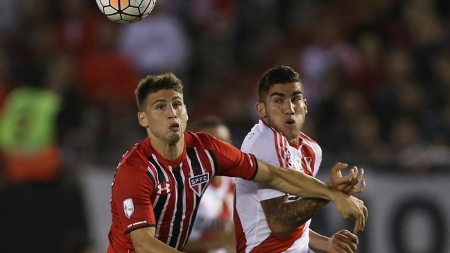 Eugenio Mena fue titular en empate de Sao Paulo ante River Plate en la Copa Libertadores